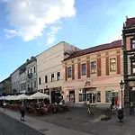E3 Luxury Oldtown - Free Parking, Supermarket, Pcscreen, Netflix, Unlimited Music, Aircon Apartment