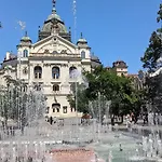 E3 Luxury Oldtown - Free Parking, Supermarket, Pcscreen, Netflix, Unlimited Music, Aircon Kosice