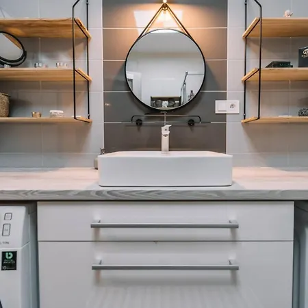 Appartement E3 Luxury Oldtown - Free Parking, Supermarket, Pcscreen, Netflix, Unlimited Music, Aircon