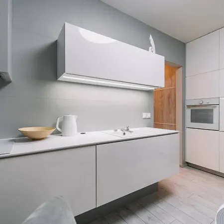 公寓 E3 Luxury Oldtown - Free Parking, Supermarket, Pcscreen, Netflix, Unlimited Music, Aircon 科希策