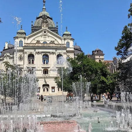 E3 Luxury Oldtown - Free Parking, Supermarket, Pcscreen, Netflix, Unlimited Music, Aircon Košice