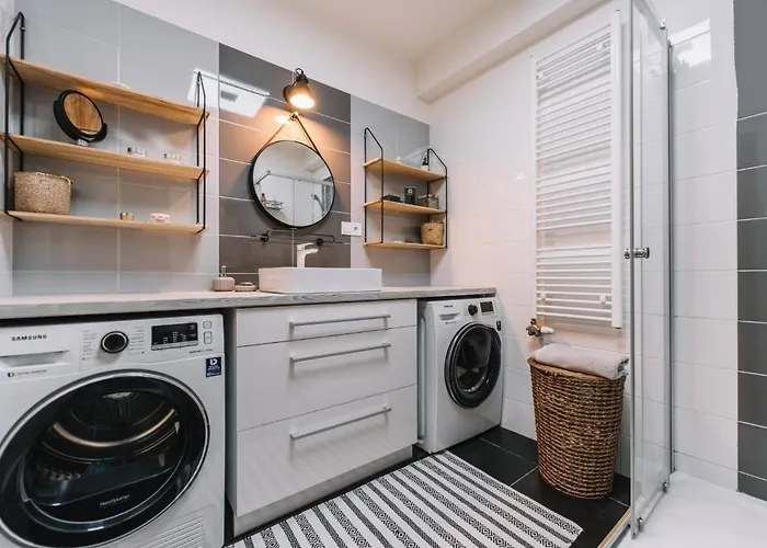 E3 Luxury Oldtown - Free Parking, Supermarket, Pcscreen, Netflix, Unlimited Music, Aircon Apartamento Košice